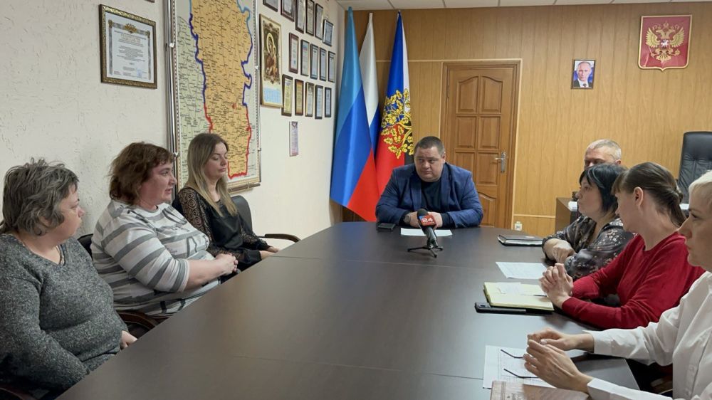 Андрей Рубанцов: Сегодня в Администрации городского округа провел встречу с семьями военнослужащих, погибших, выполняя свой долг в зоне специальной военной операции, что особенно актуально в Год защитника Отечества Андрей Рубанцов: Сегодня в Администрации городского округа провел встречу с семьями военнослужащих, погибших, выполняя свой долг в зоне специальной военной операции, что особенно актуально в Год защитника Отечества