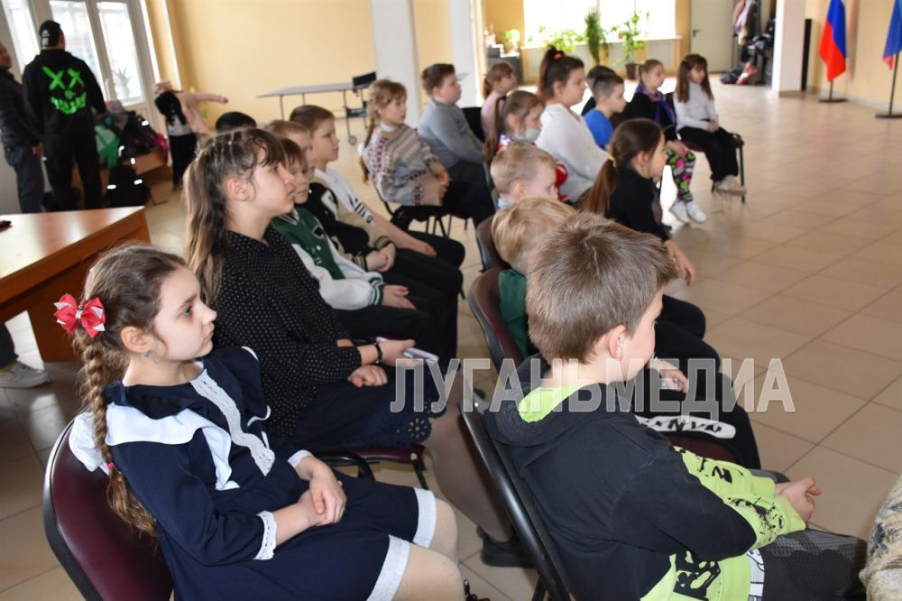В Центре культуры и досуга «Заря» города Первомайска в рамках культурного сотрудничества с регионом–шефом проводятся просмотры видеозаписей представлений Калужских театров В Центре культуры и досуга «Заря» города Первомайска в рамках культурного сотрудничества с регионом–шефом проводятся просмотры видеозаписей представлений Калужских театров