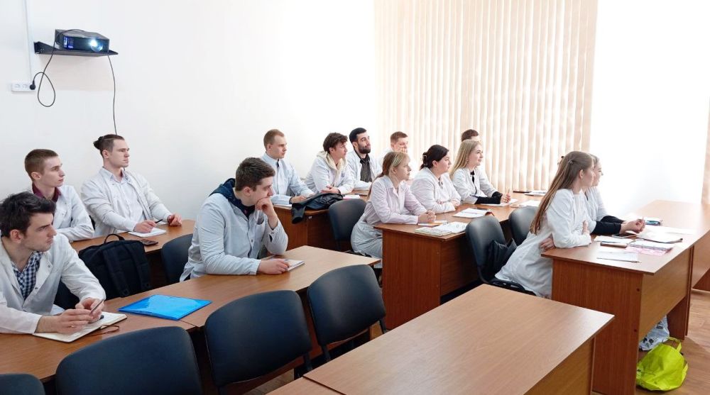 В Луганской городской больнице № 1 проведена очередная профориентационная лекция В Луганской городской больнице № 1 проведена очередная профориентационная лекция