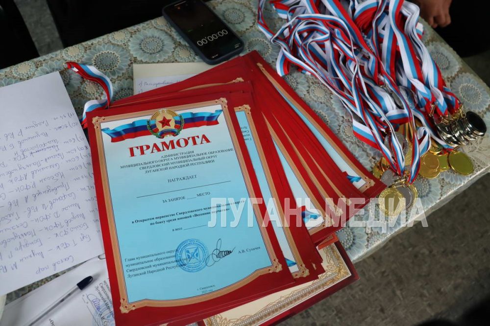 В Свердловском спорткомплексе «Шахтер» прошло открытое первенство муниципалитета по боксу среди юношей «Весенние перчатки» В Свердловском спорткомплексе «Шахтер» прошло открытое первенство муниципалитета по боксу среди юношей «Весенние перчатки»