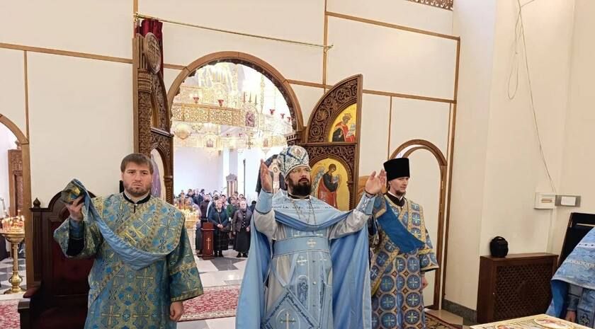Более 250 паломников из Луганска, Красного Луча, Перевальска, Алчевска и других городов ЛНР приехали в Свято-Вознесенский мужской монастырь села Хорошее, где состоялось масштабное празднование в честь местночтимой... Более 250 паломников из Луганска, Красного Луча, Перевальска, Алчевска и других городов ЛНР приехали в Свято-Вознесенский мужской монастырь села Хорошее, где состоялось масштабное празднование в честь местночтимой...