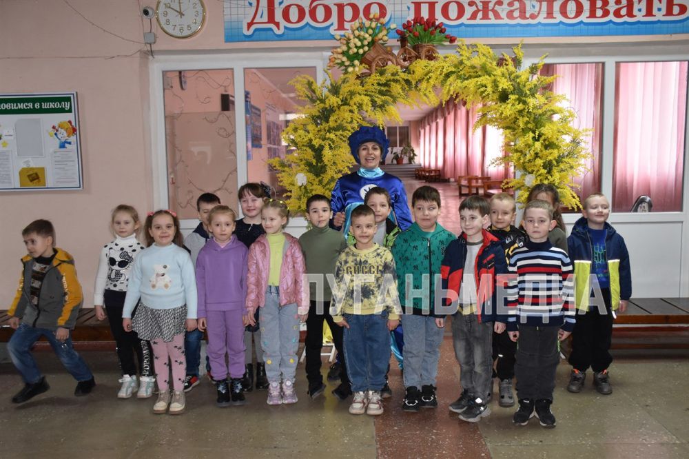 В Алчевской гимназии имени Владимира Онуфриенко состоялся день открытых дверей для будущих первоклассников В Алчевской гимназии имени Владимира Онуфриенко состоялся день открытых дверей для будущих первоклассников