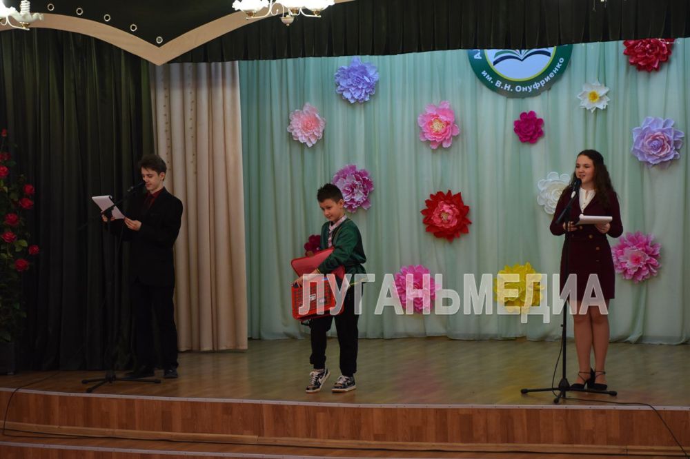 В Алчевской гимназии имени Владимира Онуфриенко состоялся день открытых дверей для будущих первоклассников В Алчевской гимназии имени Владимира Онуфриенко состоялся день открытых дверей для будущих первоклассников