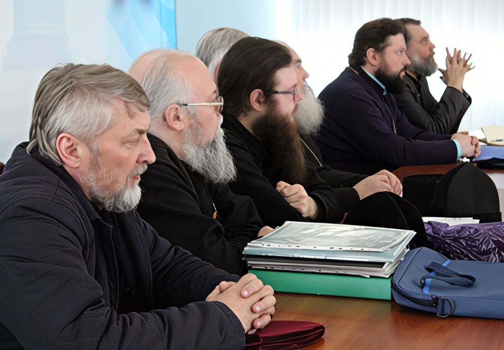Сергей Козенко: Сегодня в Администрации Краснодонского муниципального округа у нас состоялась встреча с представителями религиозных общественных объединений, расположенных на территории муниципалитета Сергей Козенко: Сегодня в Администрации Краснодонского муниципального округа у нас состоялась встреча с представителями религиозных общественных объединений, расположенных на территории муниципалитета