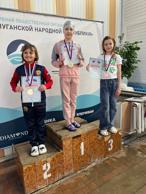 Плавание как искусство: Молодогвардейская и Краснодонская спортивные школы показали прекрасный результат на республиканских плавательных соревнованиях Плавание как искусство: Молодогвардейская и Краснодонская спортивные школы показали прекрасный результат на республиканских плавательных соревнованиях