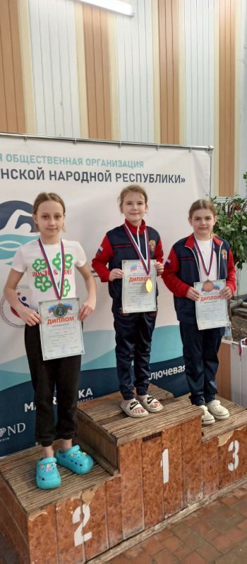 Плавание как искусство: Молодогвардейская и Краснодонская спортивные школы показали прекрасный результат на республиканских плавательных соревнованиях Плавание как искусство: Молодогвардейская и Краснодонская спортивные школы показали прекрасный результат на республиканских плавательных соревнованиях