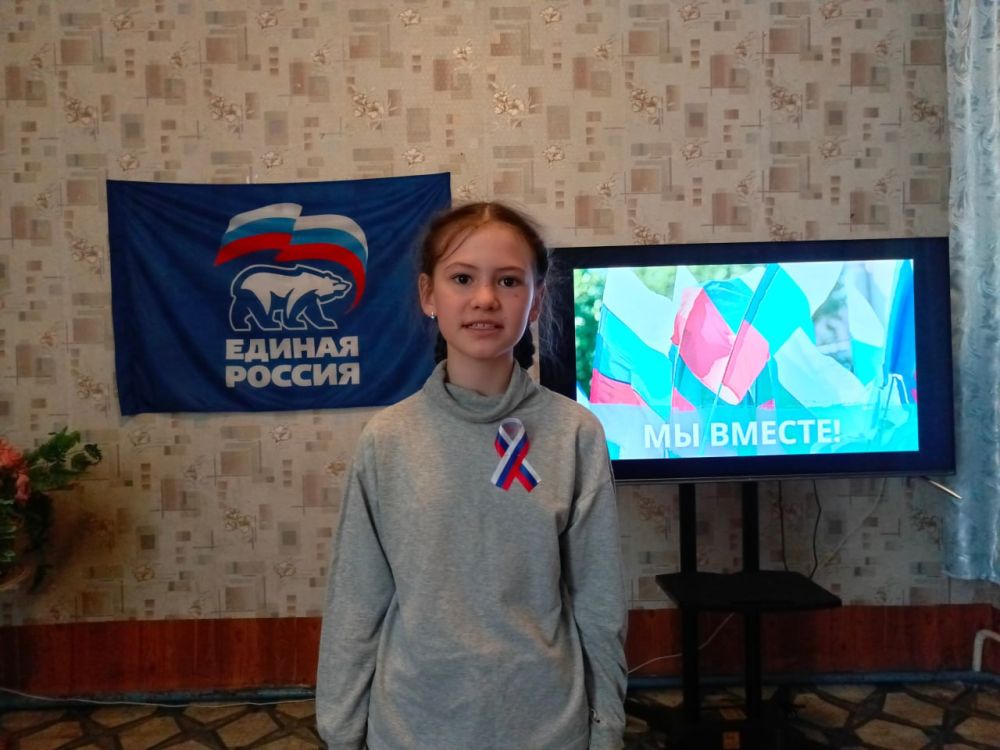 Сегодня мы имеем возможность говорить на русском языке, чтить героев Великой Отечественной войны, наших дедов и прадедов, и никто не посмеет изменить наши традиции Сегодня мы имеем возможность говорить на русском языке, чтить героев Великой Отечественной войны, наших дедов и прадедов, и никто не посмеет изменить наши традиции