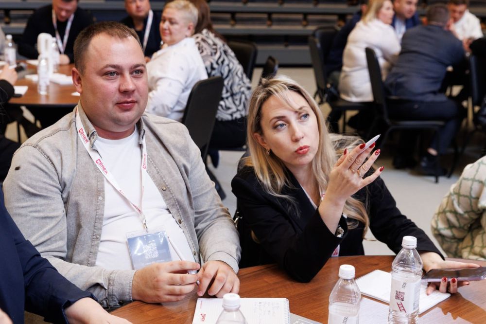Краснодонские управленцы повышают квалификацию в "Сенеже" Краснодонские управленцы повышают квалификацию в "Сенеже"