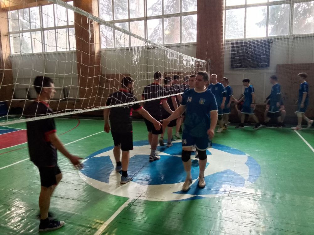16 марта в спортивном зале МБУ ДО ЛНР "БСШ" прошел межрегиональный турнир по волейболу посвященный 80-й годовщине Победы в Великой Отечественной войне 1941-1945 годов 16 марта в спортивном зале МБУ ДО ЛНР "БСШ" прошел межрегиональный турнир по волейболу посвященный 80-й годовщине Победы в Великой Отечественной войне 1941-1945 годов