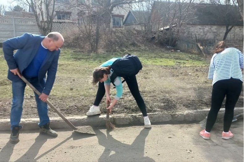 В селе Медвежанка провели субботник В селе Медвежанка провели субботник