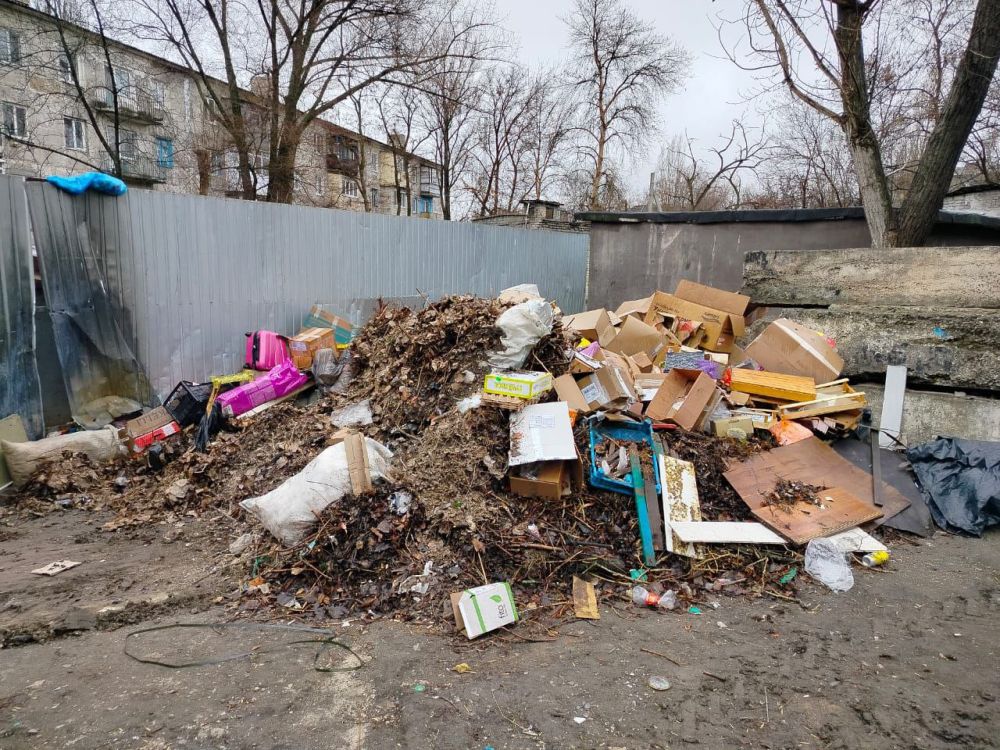 В течение дня убран и вывезен мусор с 6 стихийных свалок рядом с площадками ТКО В течение дня убран и вывезен мусор с 6 стихийных свалок рядом с площадками ТКО