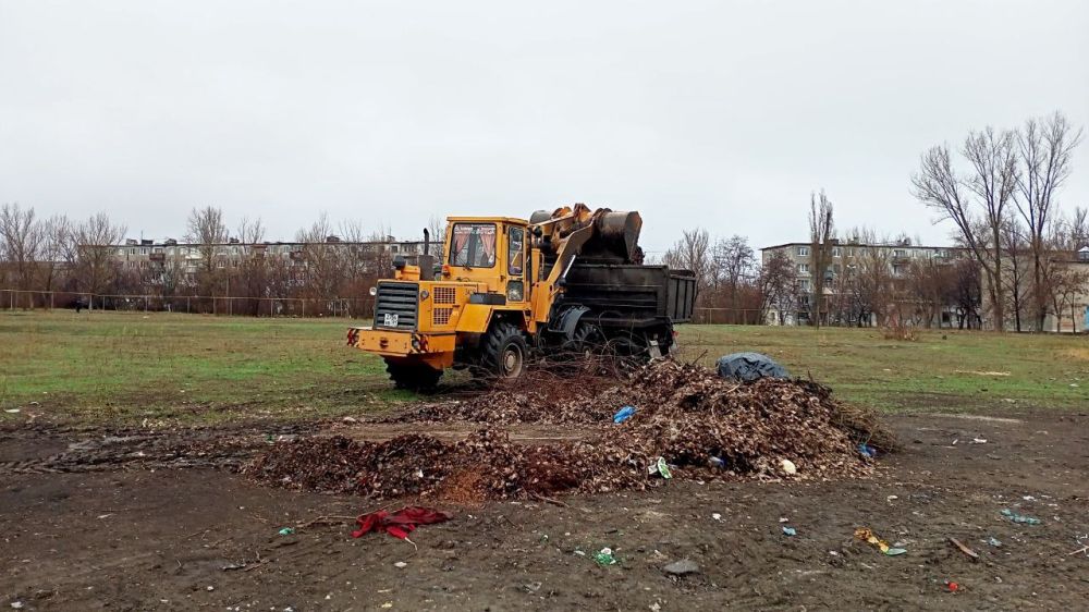 В течение дня убран и вывезен мусор с 6 стихийных свалок рядом с площадками ТКО В течение дня убран и вывезен мусор с 6 стихийных свалок рядом с площадками ТКО