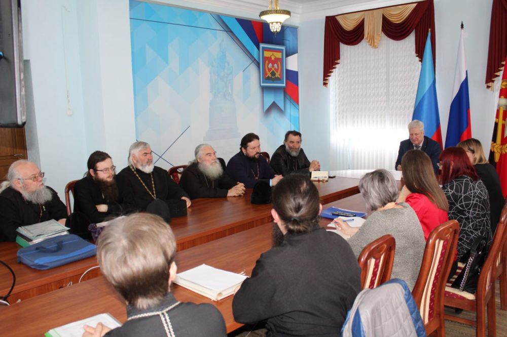 Сергей Козенко: Сегодня в Администрации Краснодонского муниципального округа у нас состоялась встреча с представителями религиозных общественных объединений, расположенных на территории муниципалитета Сергей Козенко: Сегодня в Администрации Краснодонского муниципального округа у нас состоялась встреча с представителями религиозных общественных объединений, расположенных на территории муниципалитета