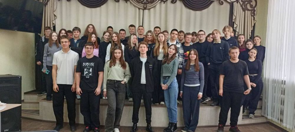 В рамках проекта «Краснодонский центр современных компетенций молодежи «Гравитация успеха» в Суходольской средней школе №17 имени героя советского союза И.А.Земнухова В рамках проекта «Краснодонский центр современных компетенций молодежи «Гравитация успеха» в Суходольской средней школе №17 имени героя советского союза И.А.Земнухова