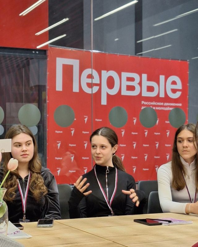 На связи Свердловск. В Молодёжном центре Свердловска вовсю кипит жизнь, и каждый день там проходят интереснейшие мероприятия На связи Свердловск. В Молодёжном центре Свердловска вовсю кипит жизнь, и каждый день там проходят интереснейшие мероприятия