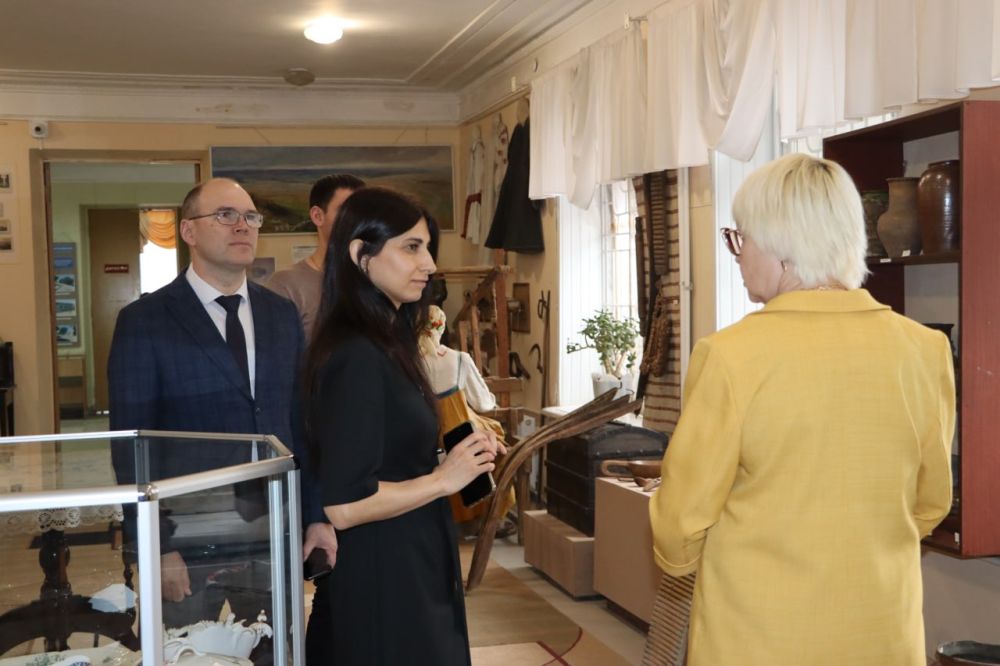 В Стаханов с рабочим визитом прибыли представители «Центра компетенций развития городской среды Омской области» В Стаханов с рабочим визитом прибыли представители «Центра компетенций развития городской среды Омской области»