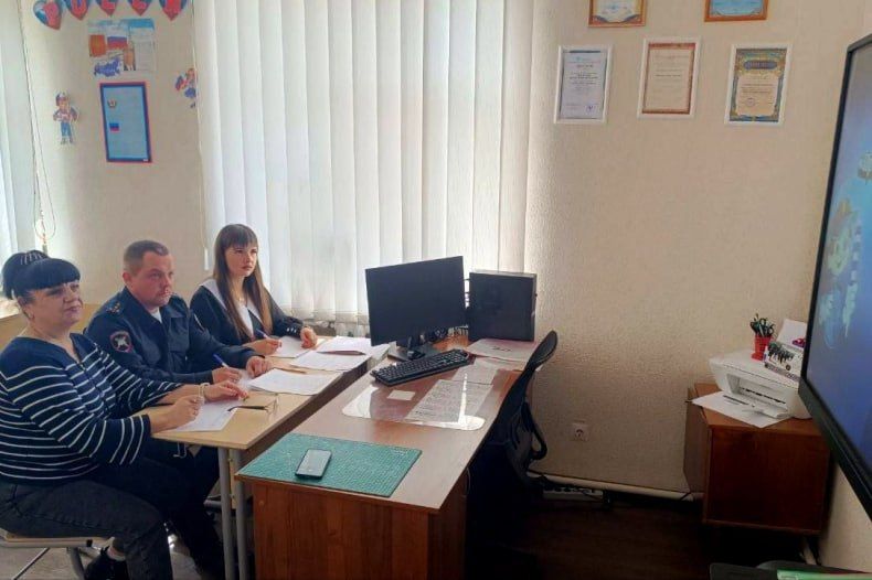 Муниципальный конкурс «Дорога без опасности» провели в Свердловском ЦДЮТ «Мечта» Муниципальный конкурс «Дорога без опасности» провели в Свердловском ЦДЮТ «Мечта»