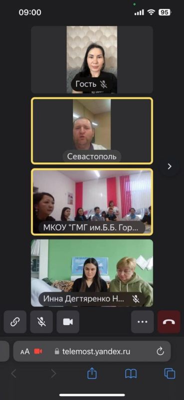 В преддверии Дня воссоединения Крыма с Россией в Городовиковской многопрофильной гимназии им. Б.Б В преддверии Дня воссоединения Крыма с Россией в Городовиковской многопрофильной гимназии им. Б.Б