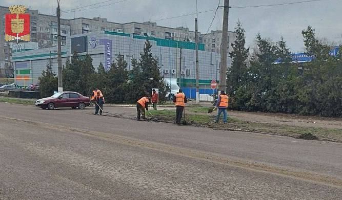 Коммунальные службы проводят работы на территории города Коммунальные службы проводят работы на территории города