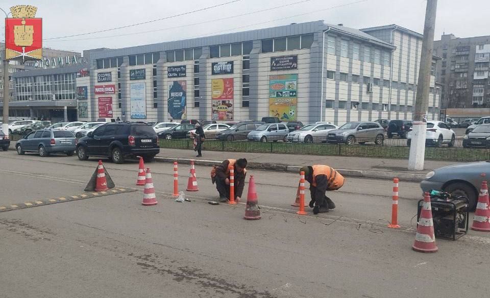 Коммунальные службы проводят работы на территории города Коммунальные службы проводят работы на территории города