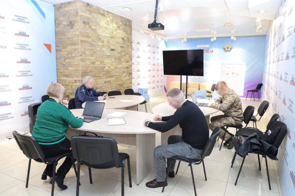 Первые ветераны приступили к этапу тестирования в рамках программы «Герои Луганщины» на базе луганского представительства президентской платформы «Россия — страна возможностей» Первые ветераны приступили к этапу тестирования в рамках программы «Герои Луганщины» на базе луганского представительства президентской платформы «Россия — страна возможностей»