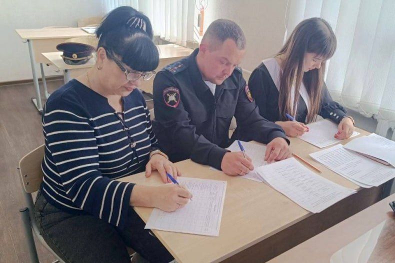 Муниципальный конкурс «Дорога без опасности» провели в Свердловском ЦДЮТ «Мечта» Муниципальный конкурс «Дорога без опасности» провели в Свердловском ЦДЮТ «Мечта»