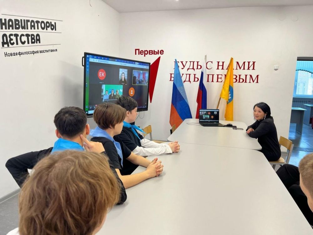 В преддверии Дня воссоединения Крыма с Россией в Городовиковской многопрофильной гимназии им. Б.Б В преддверии Дня воссоединения Крыма с Россией в Городовиковской многопрофильной гимназии им. Б.Б
