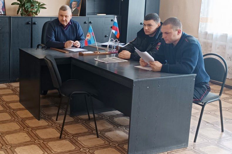 В селе Дарьино-Ермаковка обсудили создание добровольных народных дружин В селе Дарьино-Ермаковка обсудили создание добровольных народных дружин
