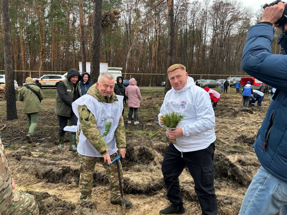 Альберт Зинченко: Сегодня в преддверии 80-летия Победы в Великой Отечественной Войне в Станично-Луганском округе состоялась Всероссийская акция «Сад памяти» Альберт Зинченко: Сегодня в преддверии 80-летия Победы в Великой Отечественной Войне в Станично-Луганском округе состоялась Всероссийская акция «Сад памяти»