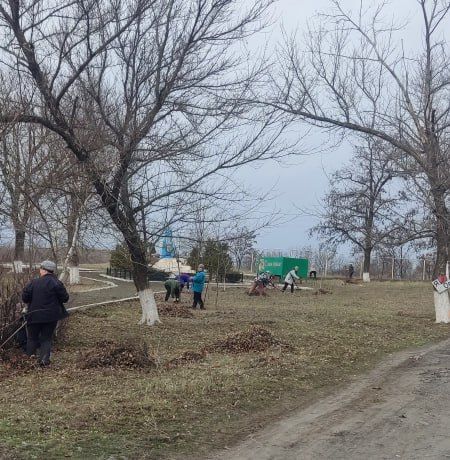 Сотрудники клуба, библиотеки села Орехово совместно с активными жителями присоединились к ежегодной акции «Чистая Республика» Сотрудники клуба, библиотеки села Орехово совместно с активными жителями присоединились к ежегодной акции «Чистая Республика»