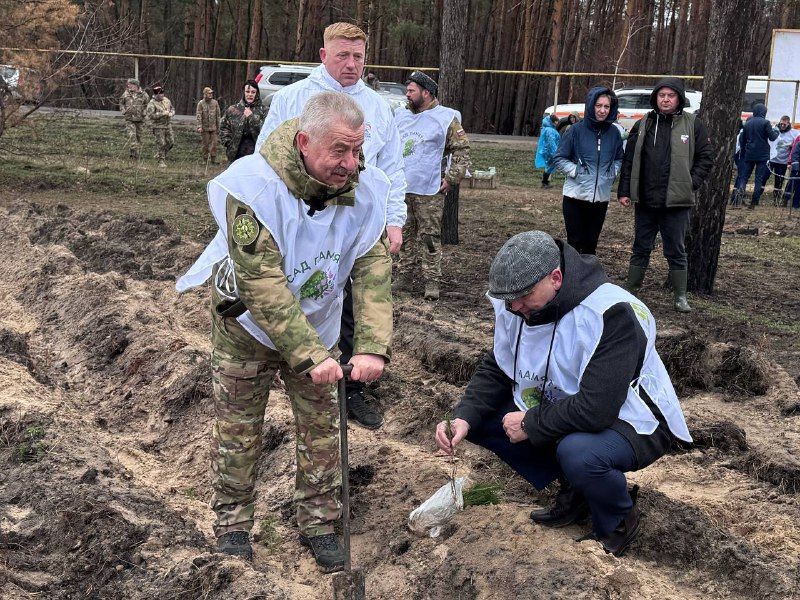 Международная акция «Сад памяти» стартовала на территории Луганской Народной Республики Международная акция «Сад памяти» стартовала на территории Луганской Народной Республики