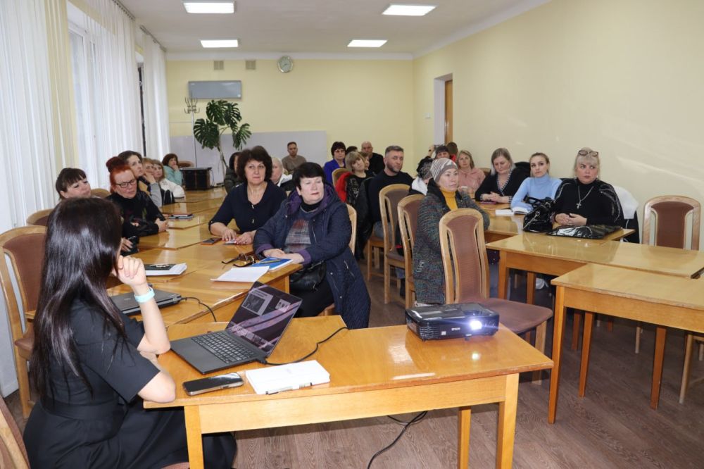 В Стаханове состоялась встреча представителей «Центра компетенций развития городской среды Омской области» и местного бизнеса В Стаханове состоялась встреча представителей «Центра компетенций развития городской среды Омской области» и местного бизнеса