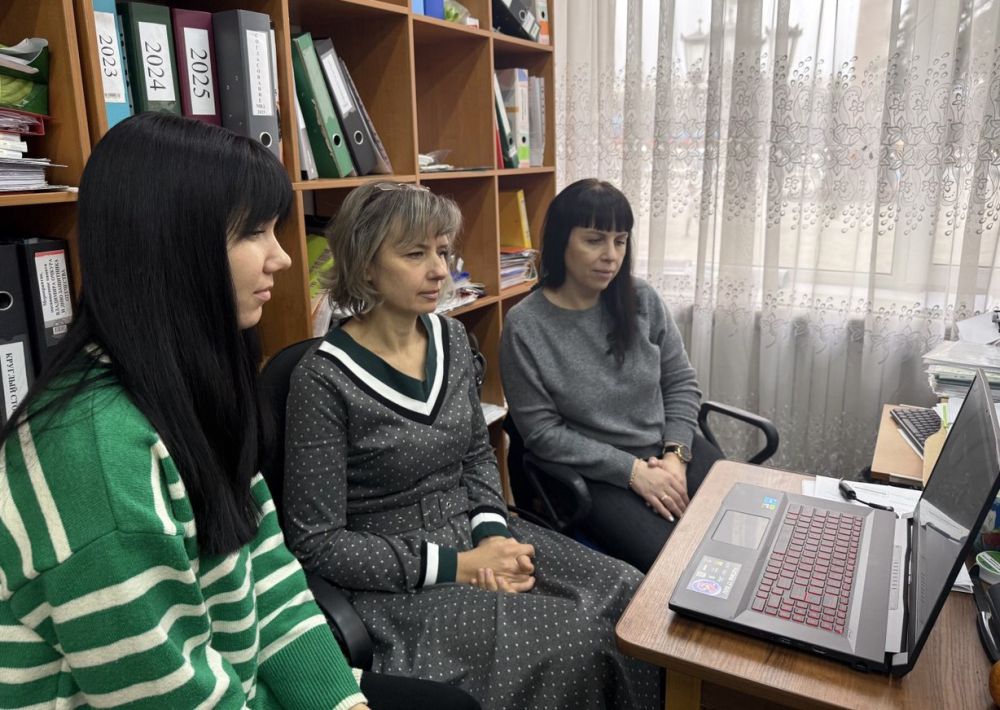 В рамках Международного социально-образовательного проекта "Великая Победа объединяет народы" специалисты отдела молодежной политики и спорта Администрации Антрацитовского МО присоединились к Международному телемосту... В рамках Международного социально-образовательного проекта "Великая Победа объединяет народы" специалисты отдела молодежной политики и спорта Администрации Антрацитовского МО присоединились к Международному телемосту...