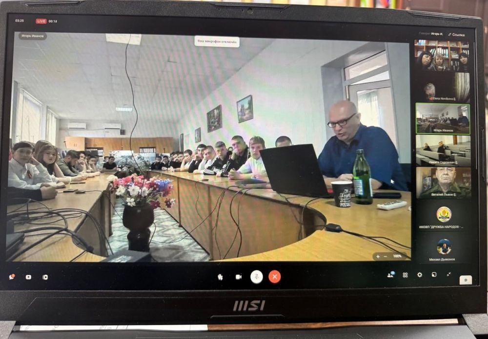 В рамках Международного социально-образовательного проекта "Великая Победа объединяет народы" специалисты отдела молодежной политики и спорта Администрации Антрацитовского МО присоединились к Международному телемосту... В рамках Международного социально-образовательного проекта "Великая Победа объединяет народы" специалисты отдела молодежной политики и спорта Администрации Антрацитовского МО присоединились к Международному телемосту...