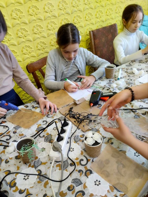 Творческий мастер-класс в "Умелых ручках" Творческий мастер-класс в "Умелых ручках"