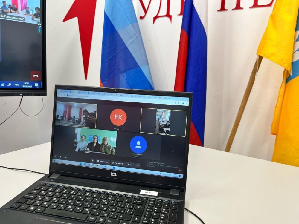 В преддверии Дня воссоединения Крыма с Россией в Городовиковской многопрофильной гимназии им. Б.Б В преддверии Дня воссоединения Крыма с Россией в Городовиковской многопрофильной гимназии им. Б.Б