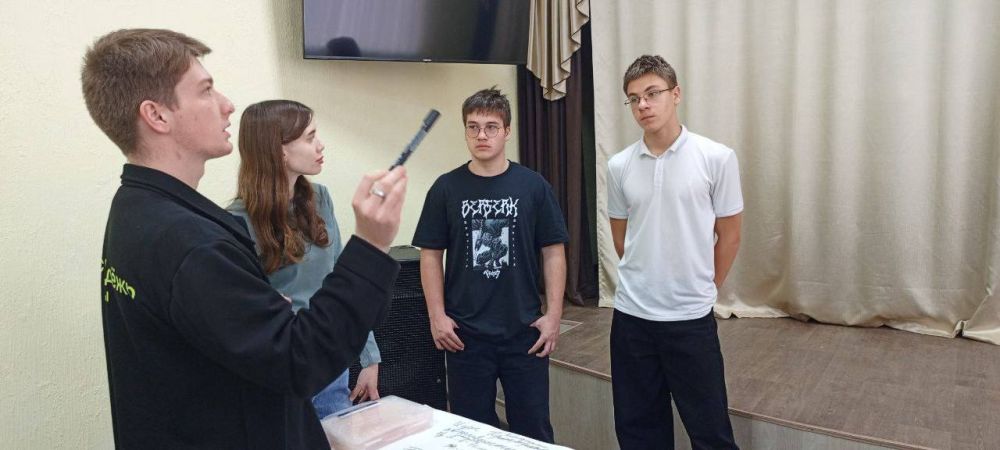 В рамках проекта «Краснодонский центр современных компетенций молодежи «Гравитация успеха» в Суходольской средней школе №17 имени героя советского союза И.А.Земнухова В рамках проекта «Краснодонский центр современных компетенций молодежи «Гравитация успеха» в Суходольской средней школе №17 имени героя советского союза И.А.Земнухова