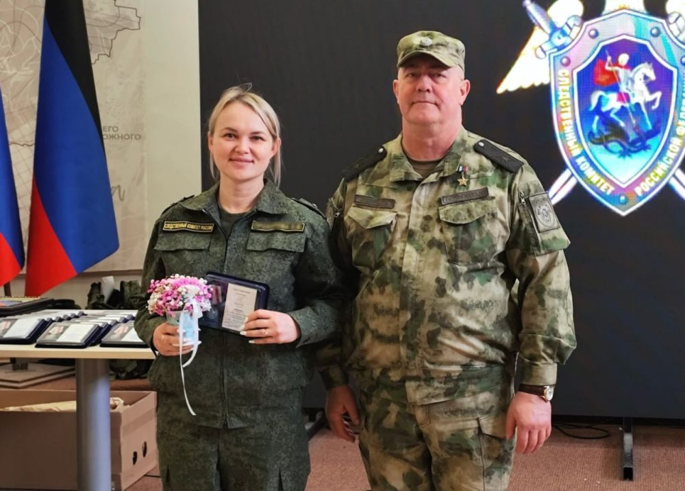 Офицеры центрального аппарата Следственного комитета России посетили Донецкую и Луганскую народные республики Офицеры центрального аппарата Следственного комитета России посетили Донецкую и Луганскую народные республики