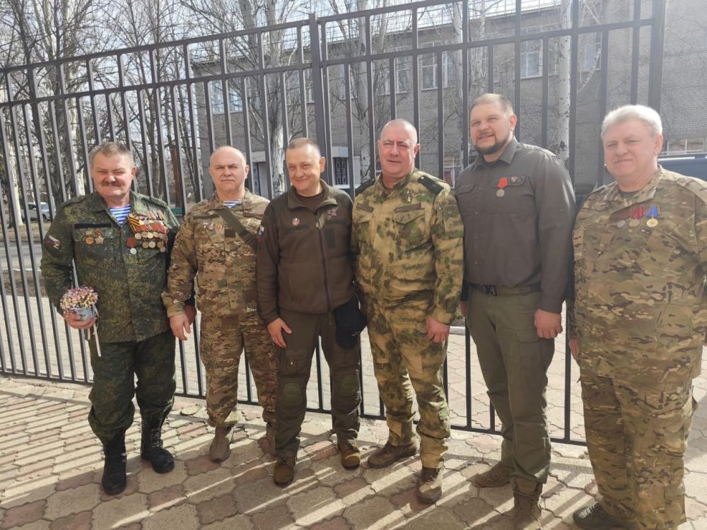 Офицеры центрального аппарата Следственного комитета России посетили Донецкую и Луганскую народные республики Офицеры центрального аппарата Следственного комитета России посетили Донецкую и Луганскую народные республики