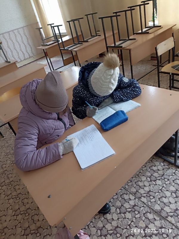 Валерия Петрусевич: Вот так занимаются детки в двух прифронтовых школах Кременского района ЛНР
