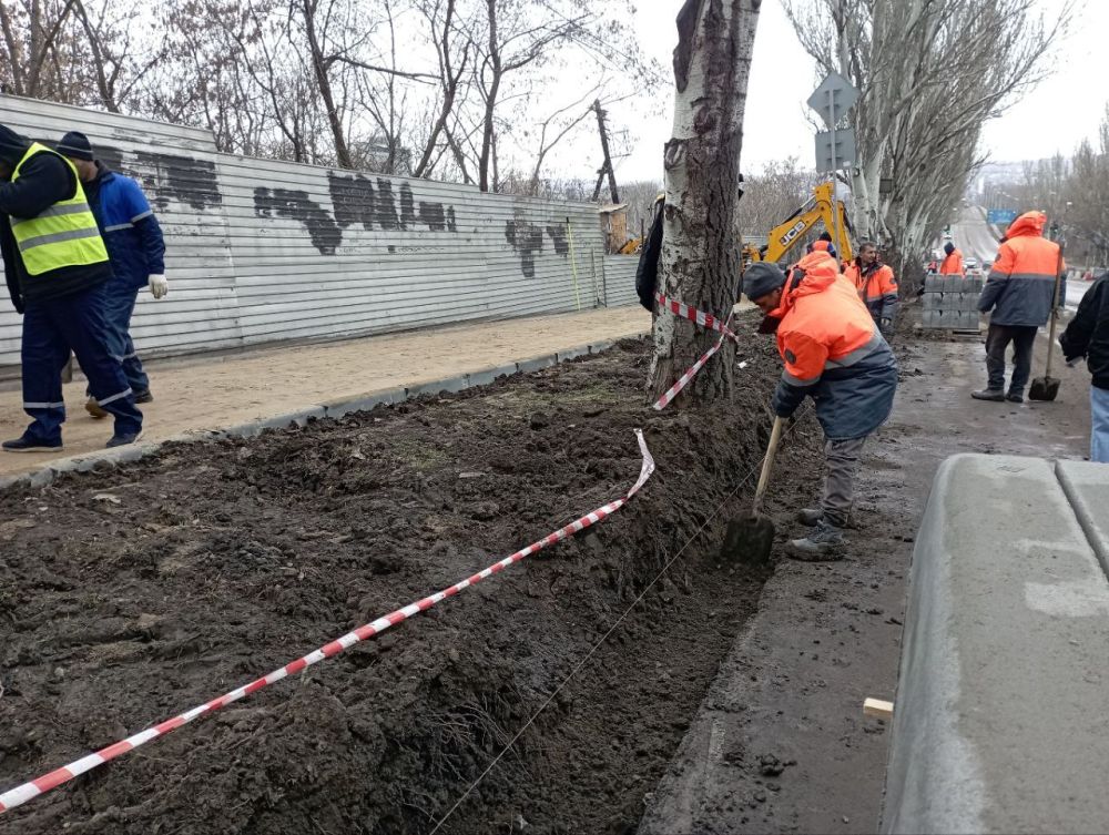 Специалисты из Москвы приступили к капитальному ремонту ул. Фрунзе в Луганске Специалисты из Москвы приступили к капитальному ремонту ул. Фрунзе в Луганске