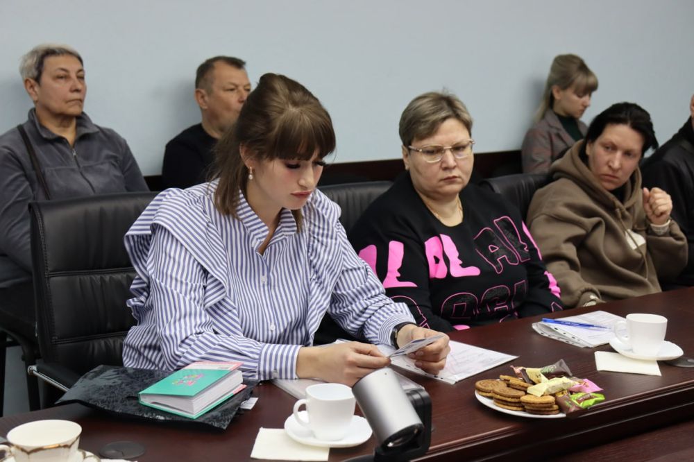 В Администрации Антрацитовского муниципального округа прошла встреча с семьями погибших участников СВО В Администрации Антрацитовского муниципального округа прошла встреча с семьями погибших участников СВО