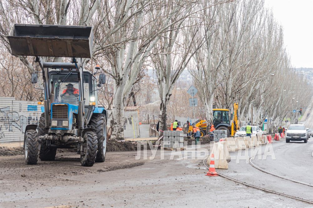 В Луганске 15 марта стартовали дорожные работы на ул. Фрунзе В Луганске 15 марта стартовали дорожные работы на ул. Фрунзе