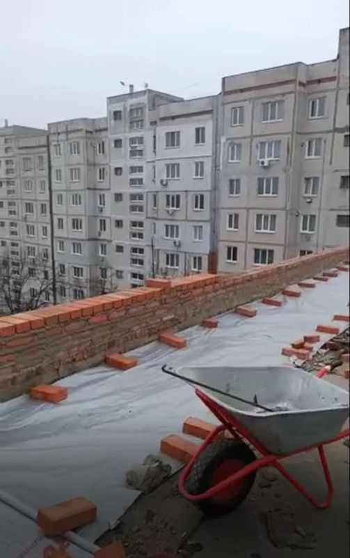 Сергей Козенко: Специалисты подрядной организации ООО СК «СТИЛЛ» продолжают активную работу по капитальному ремонту мягкой кровли многоквартирного жилого дома, расположенного по адресу: г. Краснодон, кв. Шевченко, д. 38 Сергей Козенко: Специалисты подрядной организации ООО СК «СТИЛЛ» продолжают активную работу по капитальному ремонту мягкой кровли многоквартирного жилого дома, расположенного по адресу: г. Краснодон, кв. Шевченко, д. 38