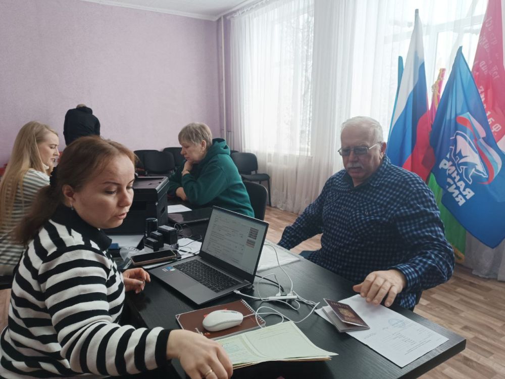 Сегодня в пгт Нижний Нагольчик стартовал прием мобильного офиса МФЦ г. Антрацита и Антрацитовского района Сегодня в пгт Нижний Нагольчик стартовал прием мобильного офиса МФЦ г. Антрацита и Антрацитовского района