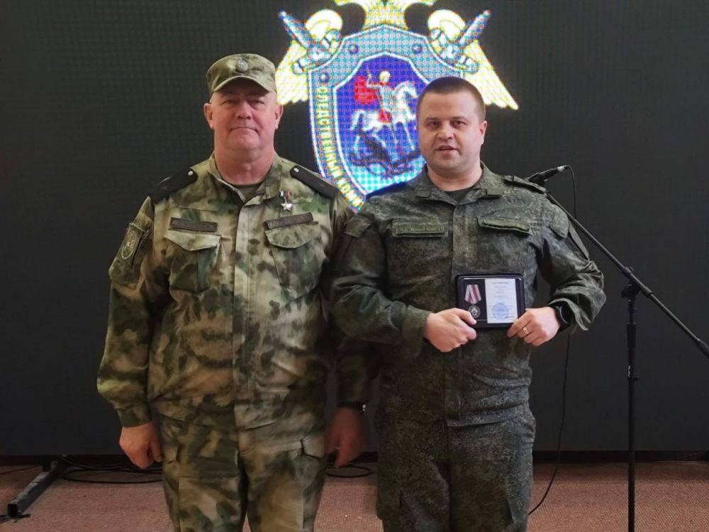 Офицеры центрального аппарата Следственного комитета России посетили Донецкую и Луганскую народные республики Офицеры центрального аппарата Следственного комитета России посетили Донецкую и Луганскую народные республики