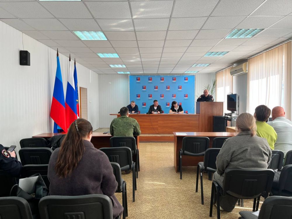 Альберт Зинченко: Сегодня в Администрации Станично-Луганского муниципального округа состоялось заседание межведомственной комиссии по профилактике правонарушений на территории Станично-Луганского муниципального округа ЛНР Альберт Зинченко: Сегодня в Администрации Станично-Луганского муниципального округа состоялось заседание межведомственной комиссии по профилактике правонарушений на территории Станично-Луганского муниципального округа ЛНР