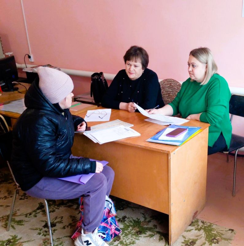Сегодня в селе Поповка Белокуракинского округа прошел выездной прием граждан специалистами филиала №22 ГКУ ЛНР «РЦСЗН»