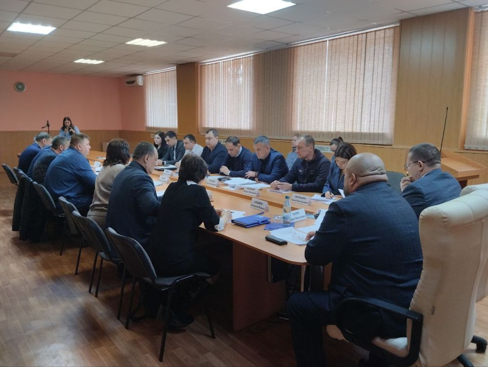 Министр инфраструктуры и транспорта ЛНР принял участие в очередном выездном заседании Комитета Народного Совета ЛНР по инфраструктуре в городе Перевальск Министр инфраструктуры и транспорта ЛНР принял участие в очередном выездном заседании Комитета Народного Совета ЛНР по инфраструктуре в городе Перевальск