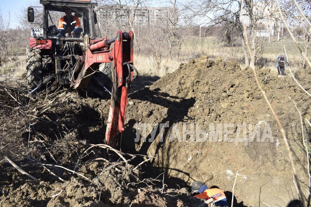 «Лугансквода» устранила очередной порыв на водоводе в Брянке «Лугансквода» устранила очередной порыв на водоводе в Брянке